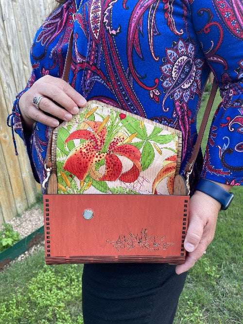 Lillies Wood Purse
